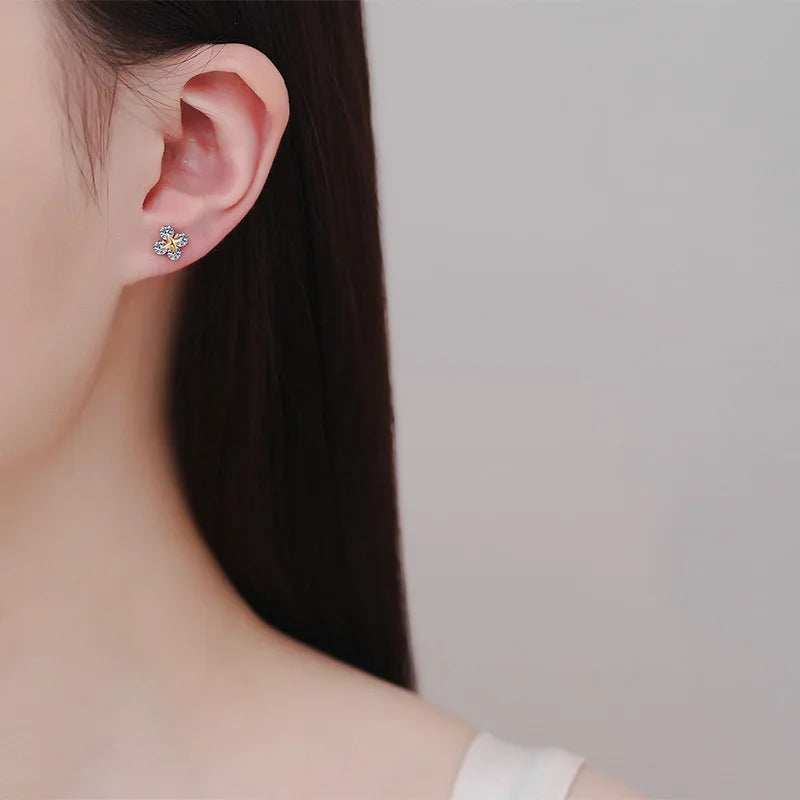 Movale Star Moissanite Earrings